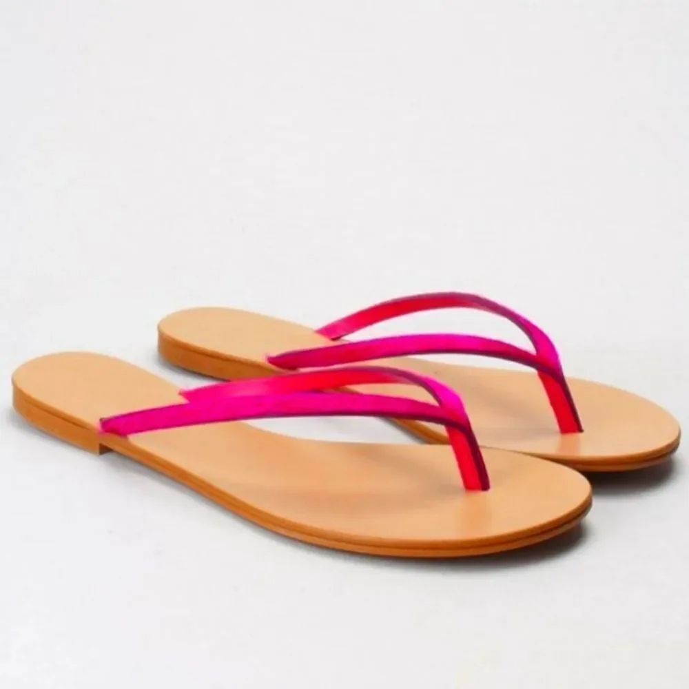 BRAND NEW WELLSFOUNTN COMFORT SKINNY STRAP PATENT LEATHER FLIP FLOPS SANDAL